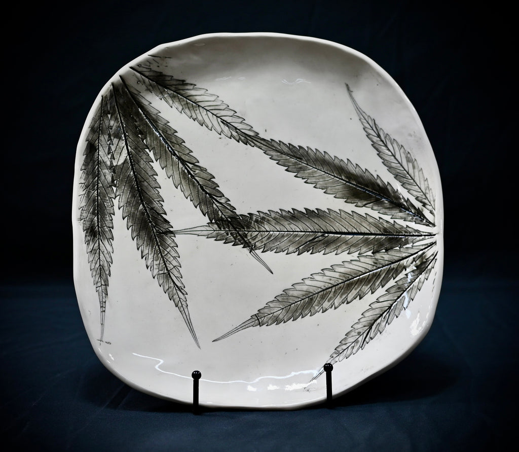 Black Leaf Cannabis Platter