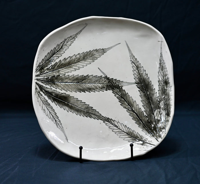 Black Leaf Cannabis Platter