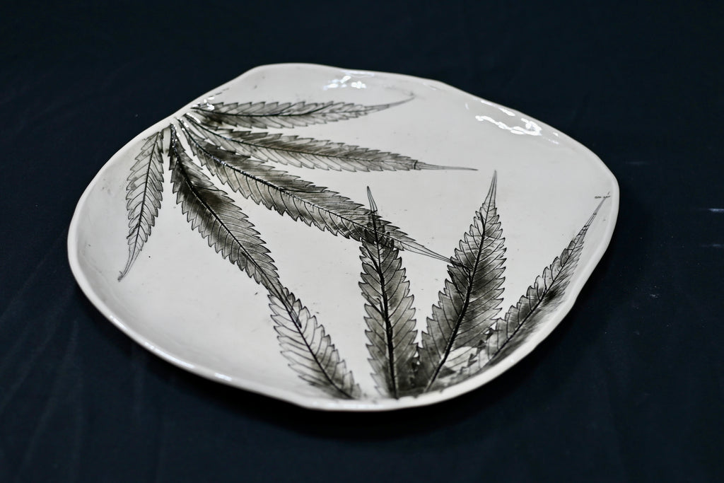 Black Leaf Cannabis Platter