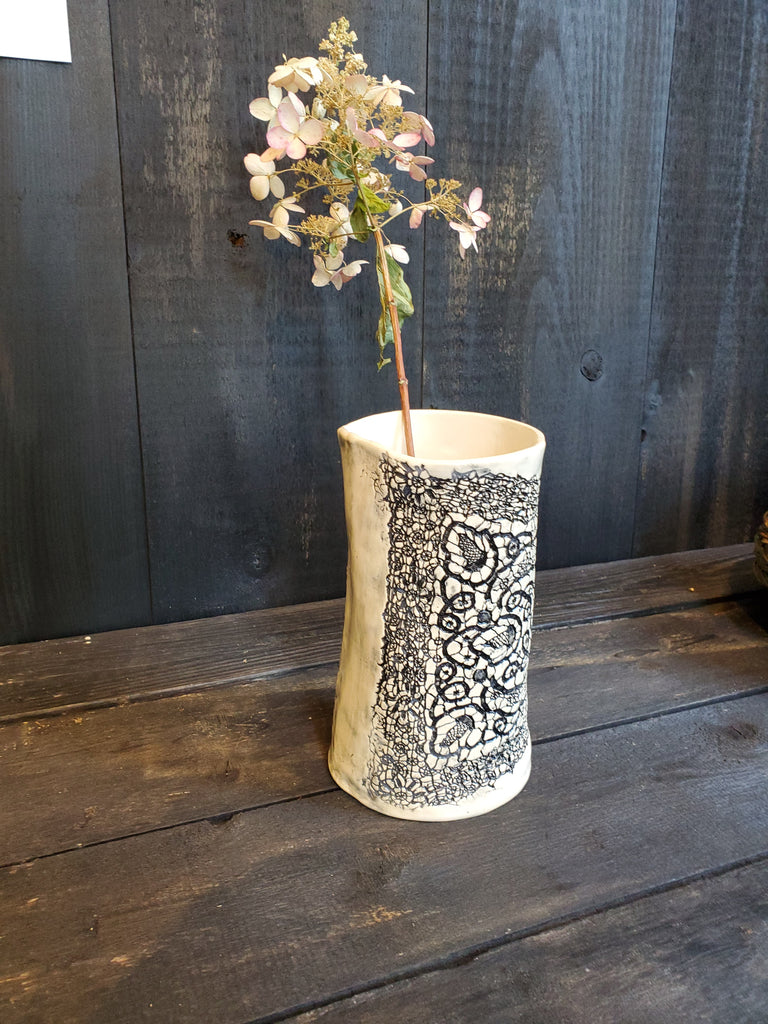 JRN- Bruna's Acorn Lace Vase
