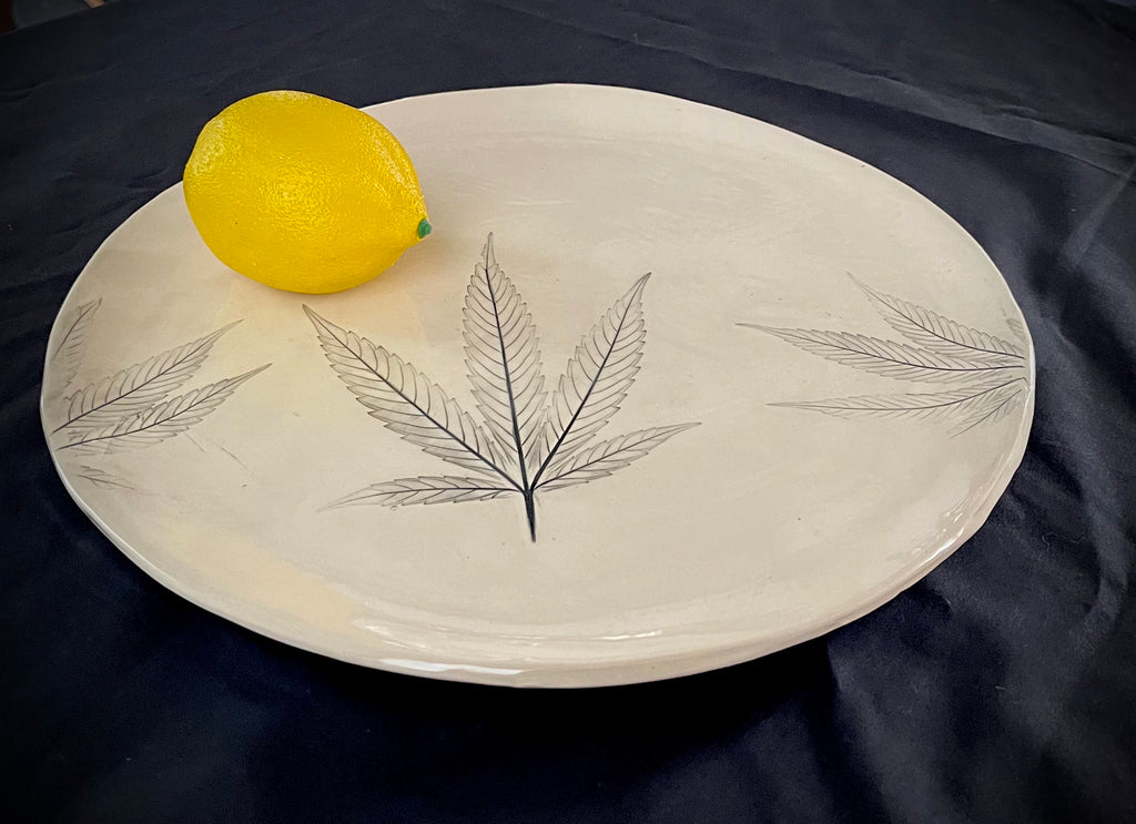 JRN - Cannabis Leaf Platter