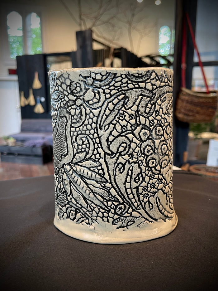 JRN - Black Wedding Table Cloth Vase